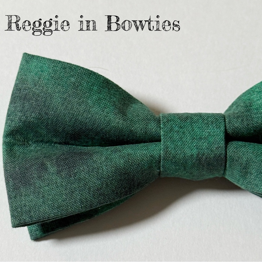 Pet Bowtie in Shades of Green
